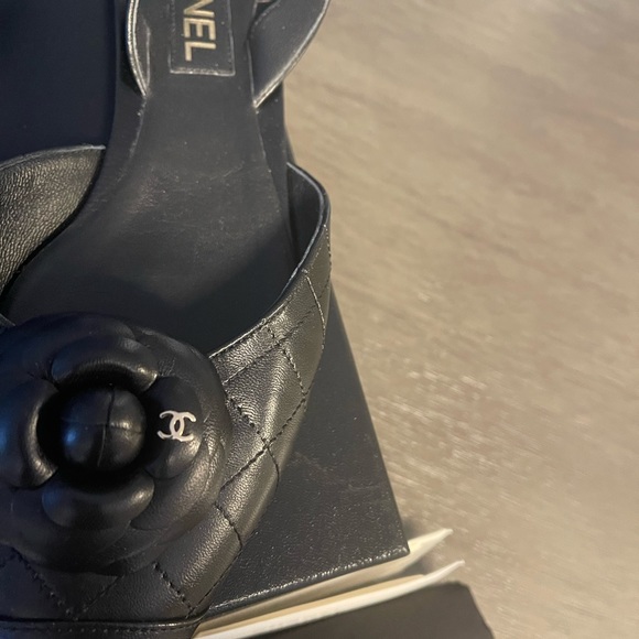 Authentic Chanel Camellia Slingbacks 42B - Picture 7 of 7